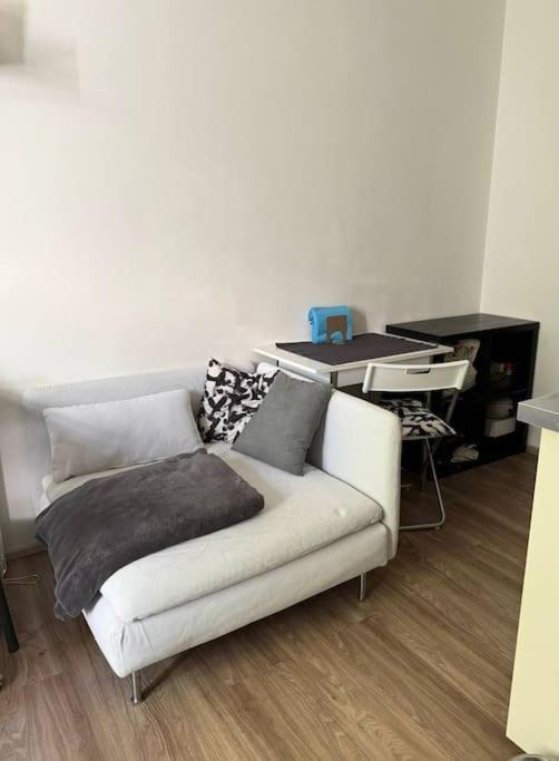 דירות פראג Cozy Karlin מראה חיצוני תמונה